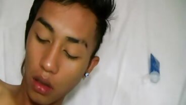 Petits seins bang avec la sexy Scarlett Sage de film x streaming hard MetArt X