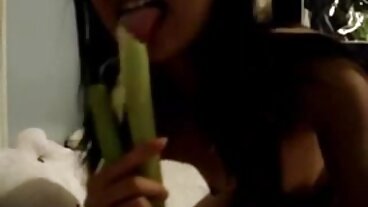 Des seins de taille moyenne se font défoncer avec la jolie tukif porno gratuit Mia Evans de Teen Pies