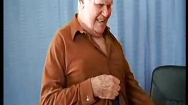 Scène de branlette avec la jolie Sienna Hills de Scoreland film porno avec animaux gratuit