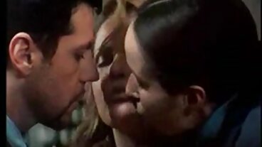 Film On The filmxhard Sofa avec Roxy Ryder de Tiny4K