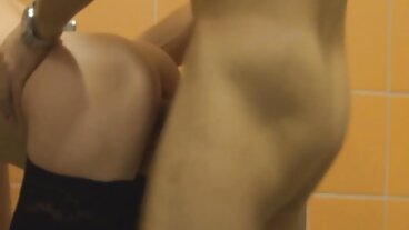 Porno cowgirl avec la préfète Adriana Chechik de Evil Angel film porno gratuit sm