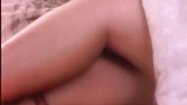 On The Sofa smut avec la jolie Morgan Rain meilleur film x gratuit de SpyFam