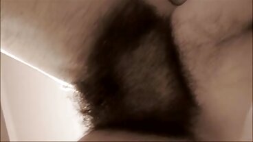 Action de masturbation mutuelle avec la séduisante film porno x complet Alisa de Teen Mega World