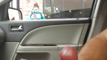 Sexe en film x en streaming voiture avec le génial Tommy Diamond de Bang Bus