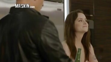 Teen bang avec la séduisante Macarena Lewis de 21 clips porno gratuit Sextury