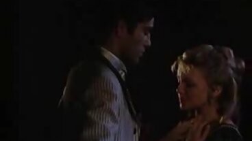 Embrasser le sexe avec les géniaux Kenzie Reeves et Ryan Keely de Reality Kings porno film xxx