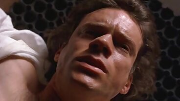 Gros plan porno film vidéo porno avec la géniale Renata Black d'Analysé