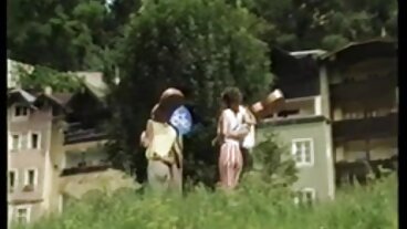 Vidéo d'un baiser avec la vidéo film porno séduisante Scarlett Mae de Hoby Buchanon