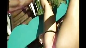 Vidéo de masturbation avec la jolie Kali site film x gratuit Roses de Exxxtra Small