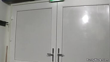 Film Legs On Shoulders avec la chaude Halle Hayes de film pormo x Brazzers