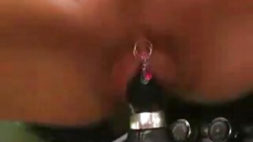 Scène cachée avec la séduisante film porno gratuit français Sofia Lee de Reality Kings