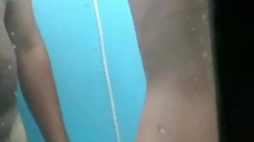 Footjob porno avec la préfète Lana Roy de film x streaming gratuit Private