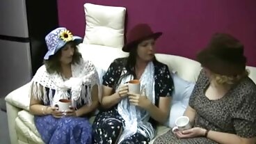 Scène de branlette avec la passionnée film francais gratuit porno Elexis Monroe de Perv Mom